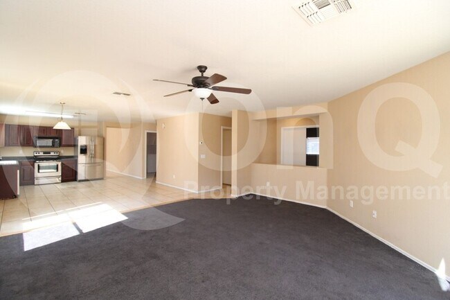 9217 S Leila Ln Phoenix, AZ 85041 photo 5