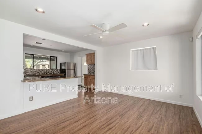 1526 E Griswold Rd Phoenix, AZ 85020 photo 3