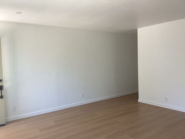 131 Sutphen St Santa Cruz, CA 95060 photo 5