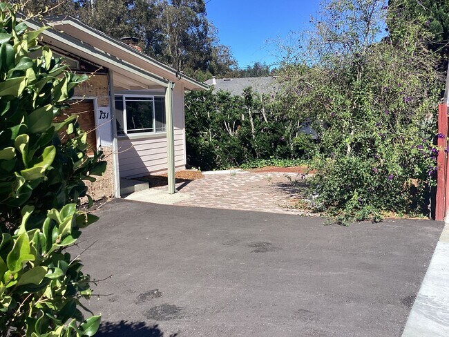 131 Sutphen St Santa Cruz, CA 95060 photo 3