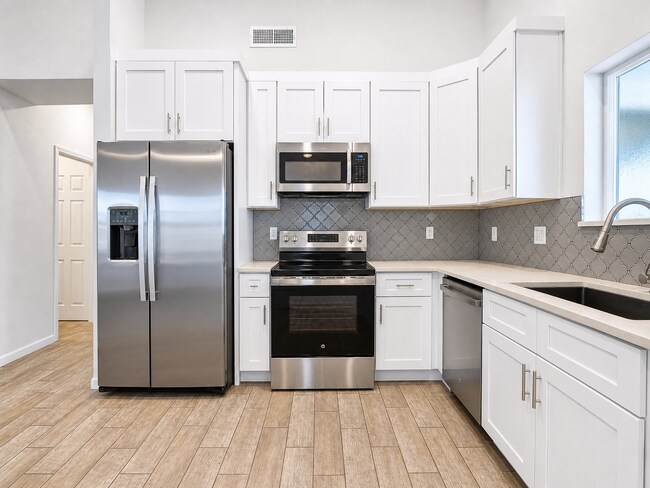 1112 E 4th St Casa Grande, AZ 85122 photo 5