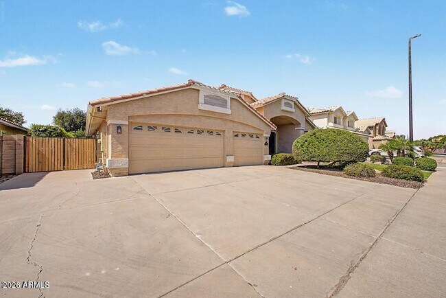 1466 E Spur Ave Gilbert, AZ 85296 photo 2