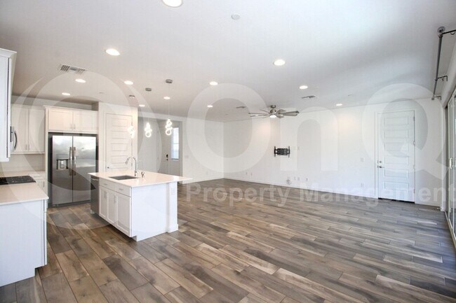 669 S Avocet St Gilbert, AZ 85296 photo 4