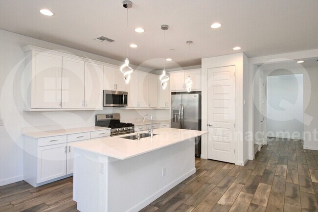 669 S Avocet St Gilbert, AZ 85296 photo 2