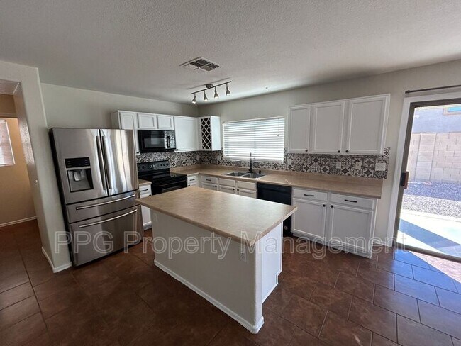 16961 W Marshall Ln Surprise, AZ 85388 photo 2