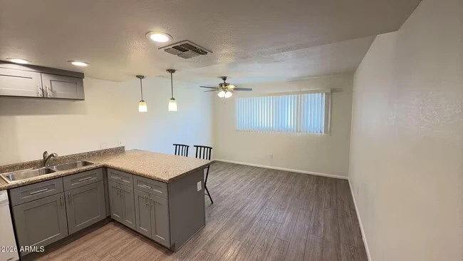 4418 N 53rd Ln Phoenix, AZ 85031 photo 3