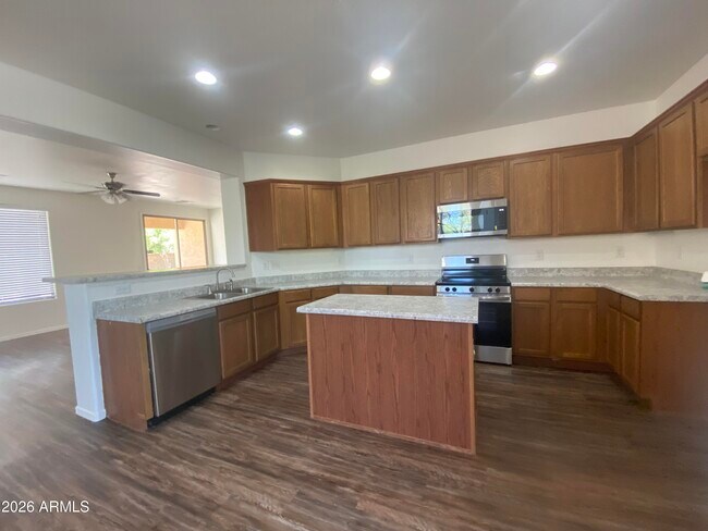 8552 W Malapai Dr Peoria, AZ 85345 photo 5