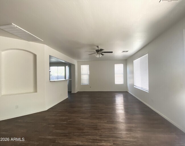 8552 W Malapai Dr Peoria, AZ 85345 photo 3