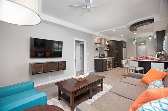819 Dover Ct San Diego, CA 92109 photo 3