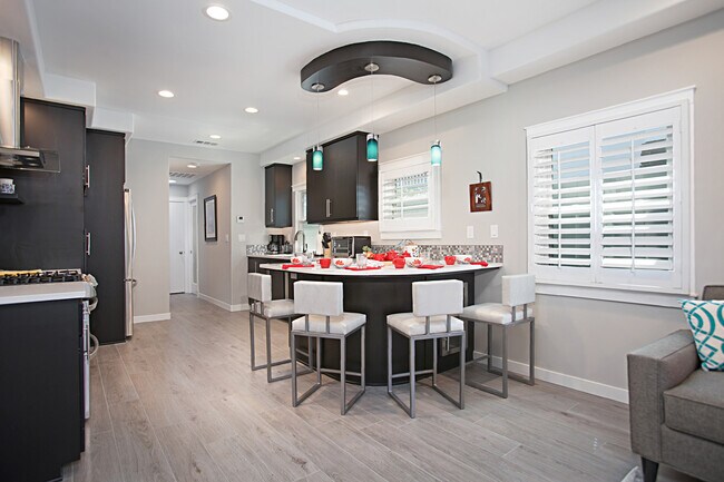 819 Dover Ct San Diego, CA 92109 photo 4