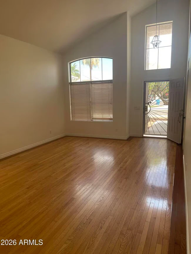 4727 E Goldfinch Gate Ln Phoenix, AZ 85044 photo 3