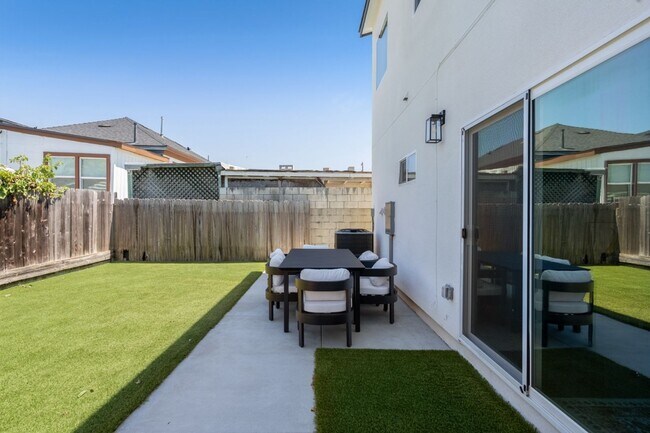 6237 Hobart St San Diego, CA 92115 photo 2