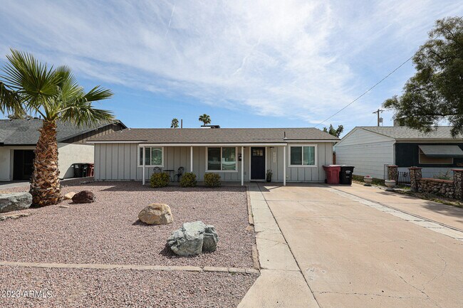2633 N 70th St photo 4