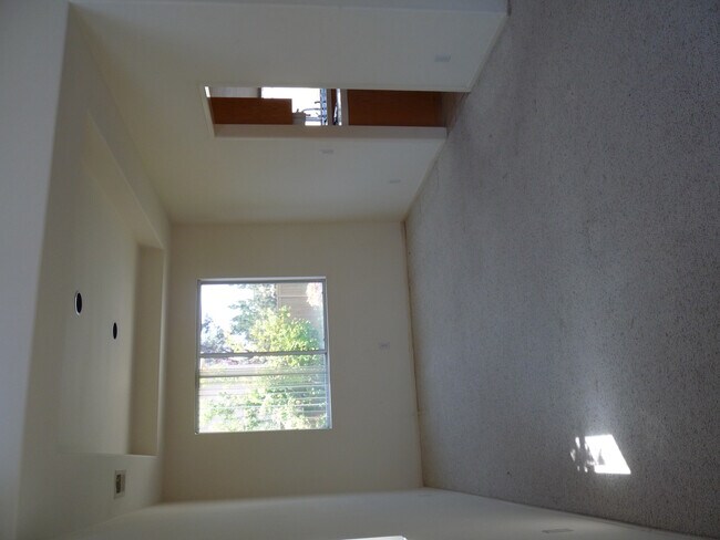 889 Camino La Paz Chula Vista, CA 91910 photo 3