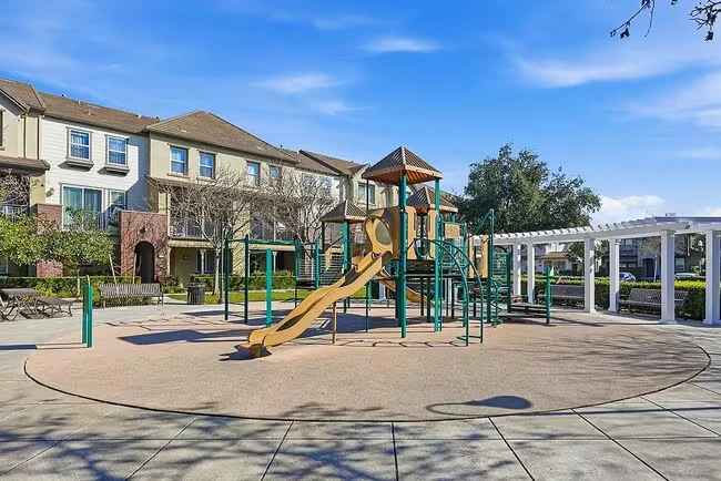 Modern Luxury 4bd/4ba Townhome In Rosewood Community – Fully Refreshed! photo 3