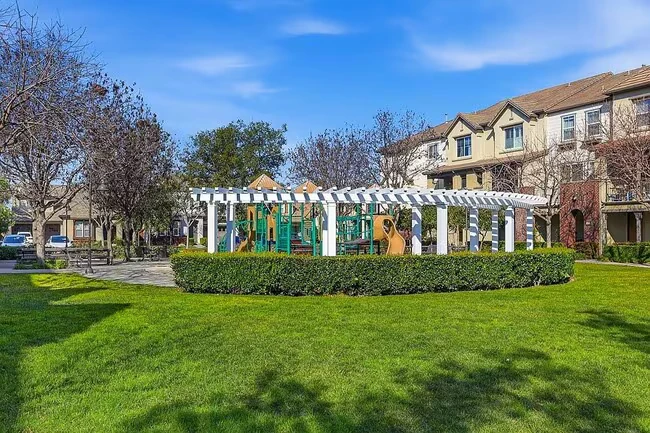 Modern Luxury 4bd/4ba Townhome In Rosewood Community – Fully Refreshed! photo 5