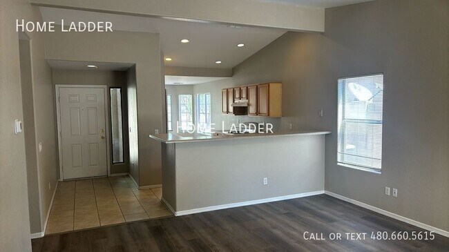 10805 W Wilshire Dr Avondale, AZ 85392 photo 2