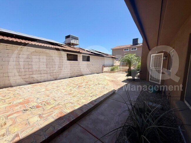 1959 N Blackstone Dr Chandler, AZ 85224 photo 2