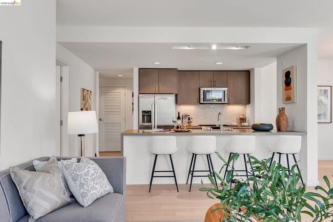 51 Innes Ct San Francisco, CA 94124