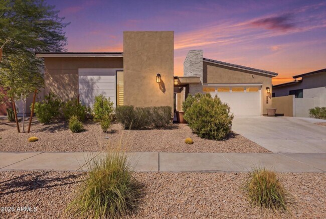 1118 E Paseo Way photo 2