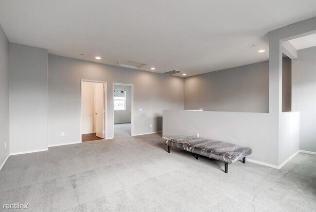 1560 Santa Carolina Rd Chula Vista, CA 91913 photo 2