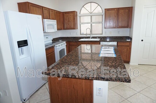 4230 S Mariposa Dr photo 3