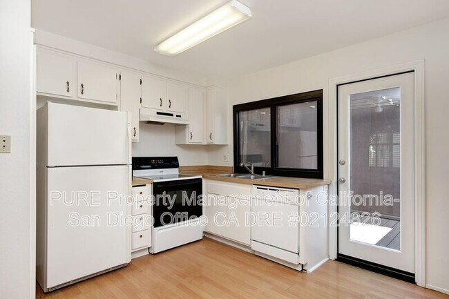 2263 Caminito Pajarito San Diego, CA 92107 photo 4