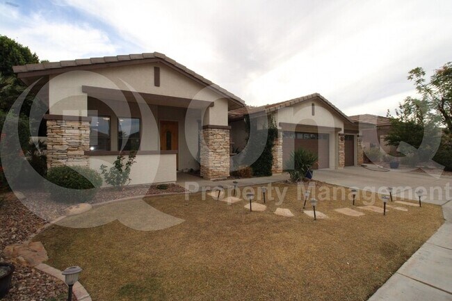373 W Carob Dr Chandler, AZ 85248 photo 2