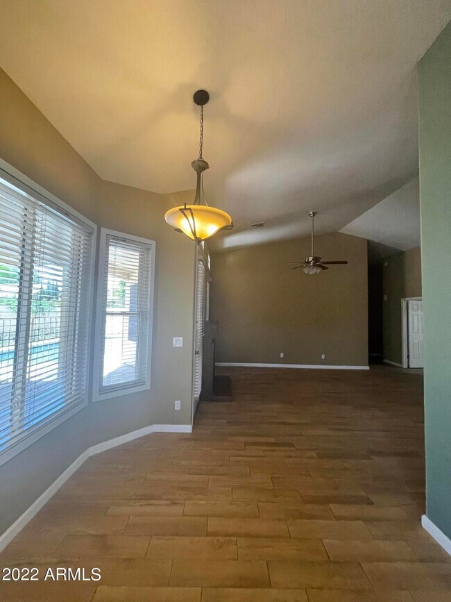 658 N Poplar Ct Chandler, AZ 85226 photo 4
