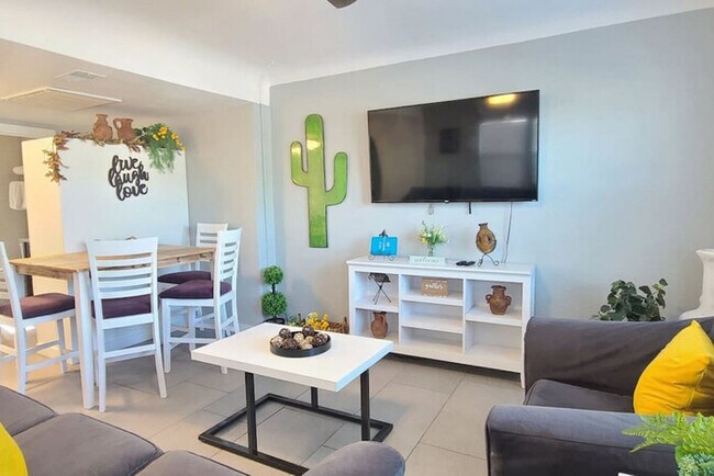 322 N 13th Pl Phoenix, AZ 85006 photo 2