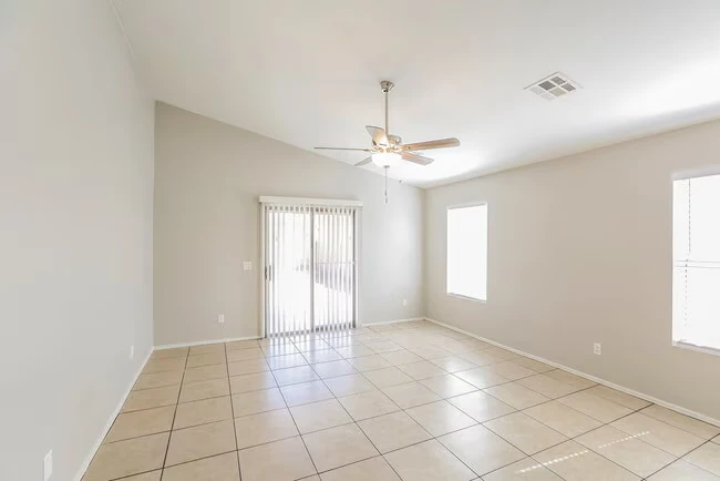 10632 W Sonora St Tolleson, AZ 85353 photo 4