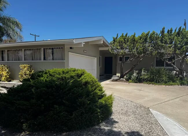 5290 Waring Rd San Diego, CA 92120 photo 2