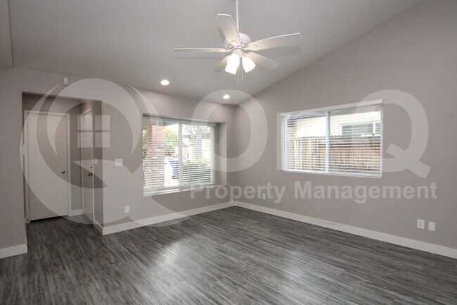 3228 E Crescent Ave Mesa, AZ 85204 photo 4