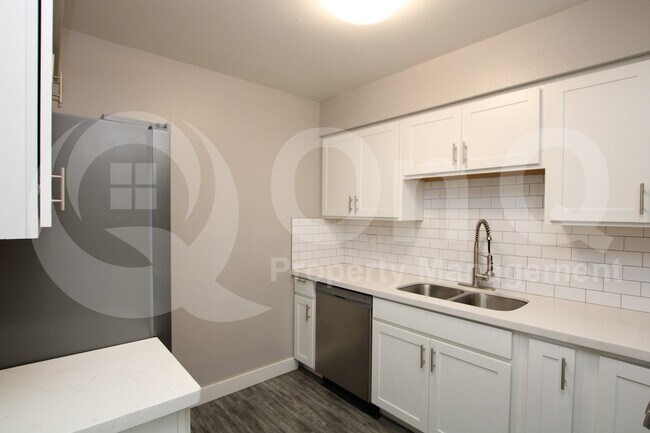 3228 E Crescent Ave Mesa, AZ 85204 photo 3