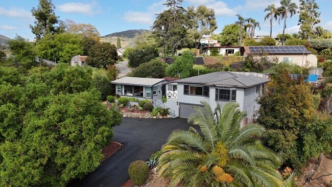 2136 Foothill Dr Vista, CA 92084