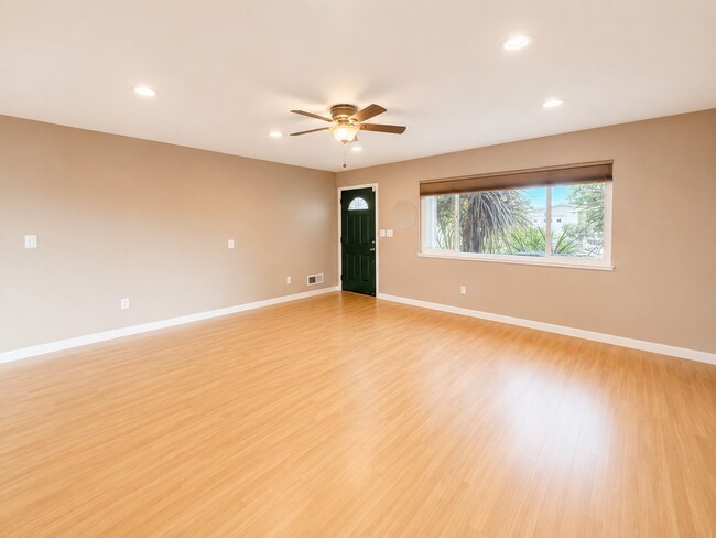501 Tuttle Ave Watsonville, CA 95076 photo 2