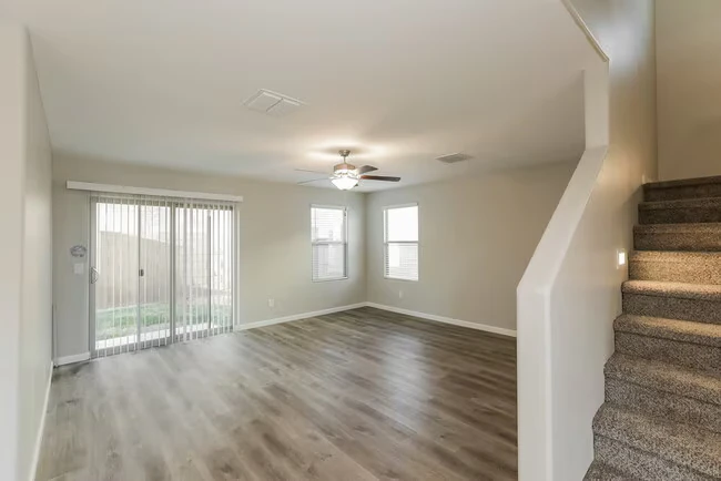 8039 W Agora Ln Phoenix, AZ 85043 photo 5