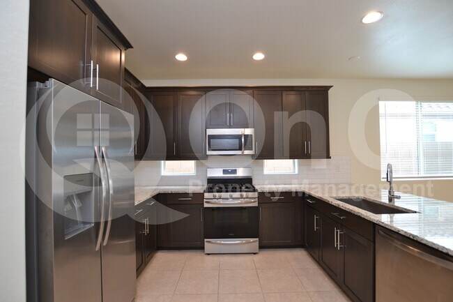 7414 S 22nd Ln Phoenix, AZ 85041 photo 3