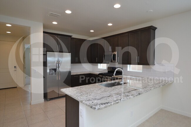 7414 S 22nd Ln Phoenix, AZ 85041 photo 2