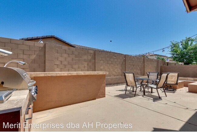14902 W Valentine St Surprise, AZ 85379 photo 4