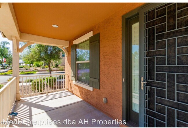 14902 W Valentine St Surprise, AZ 85379 photo 2
