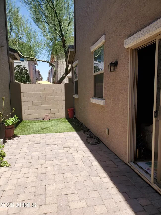 2644 N 73rd Glen Phoenix, AZ 85035 photo 4