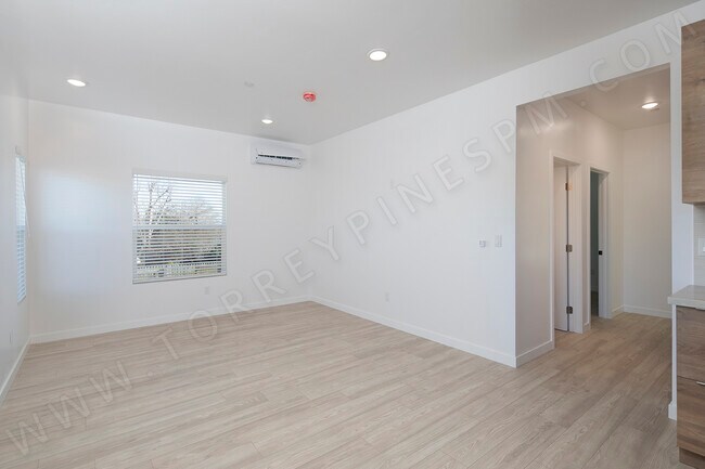 3021 Luna Ave San Diego, CA 92117 photo 5