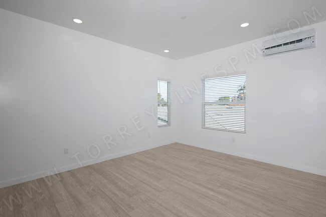 3021 Luna Ave San Diego, CA 92117 photo 4