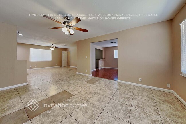 1819 W Oraibi Dr Phoenix, AZ 85027 photo 2