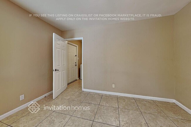 1819 W Oraibi Dr Phoenix, AZ 85027 photo 4