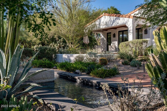 6723 N Desert Fairways Dr Paradise Valley, AZ 85253 photo 2
