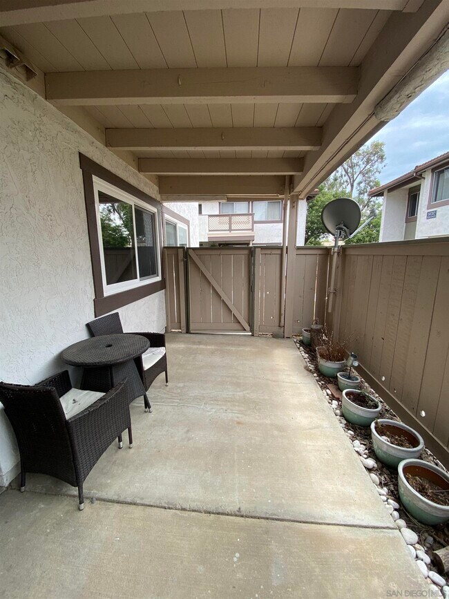 9840 Shirley Gardens Dr Santee, CA 92071 photo 2