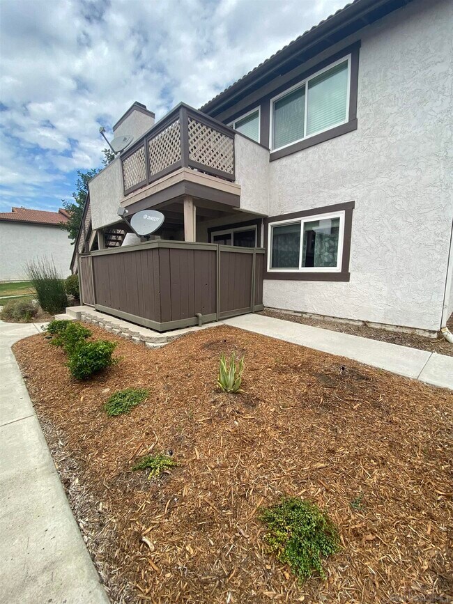 9840 Shirley Gardens Dr Santee, CA 92071