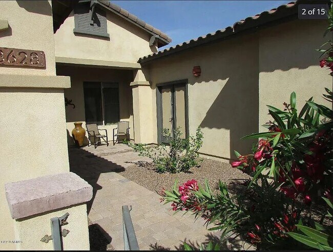 8628 S 21st Pl Phoenix, AZ 85042 photo 2